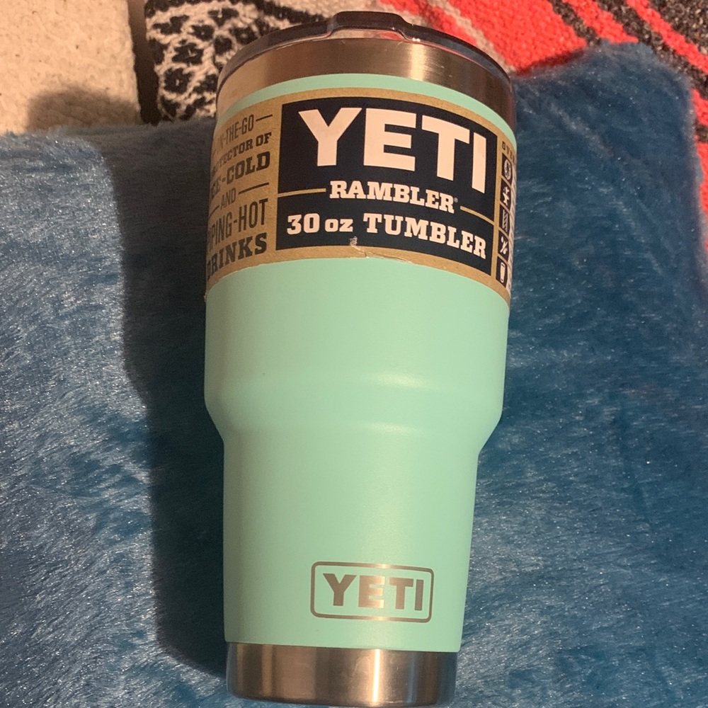 YETI Rambler 30 oz Tumbler - Light Blue